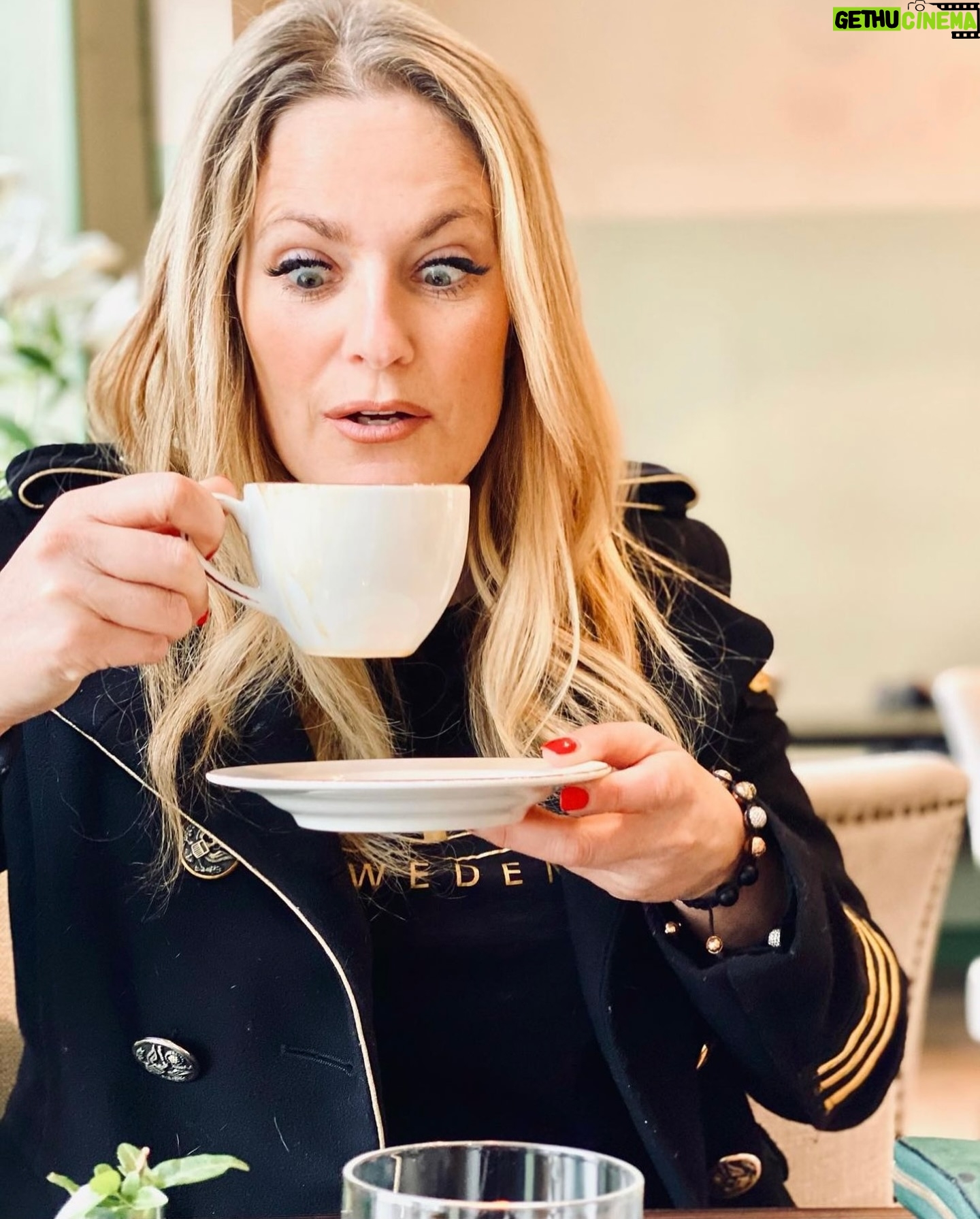 Laila Bagge Instagram - Godmorgon på er, 🤗 då är vi igång med @rixmorronzoo lagom till morgonkaffet! 🎉 Hur har er påskhelg sett ut? ❤️