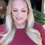 Laila Bagge Instagram - I annonssamarbete med @kolai.se Nu har @apoteket 20% vid köp av två produkter 🎉 Har ni fortfarande inte prövat vårat schampo och balsam så gör det! Vårat schampo och balsam är även bra för torr hårbotten och med sin arganolja hjälper den till att få bukt med det! ❤️