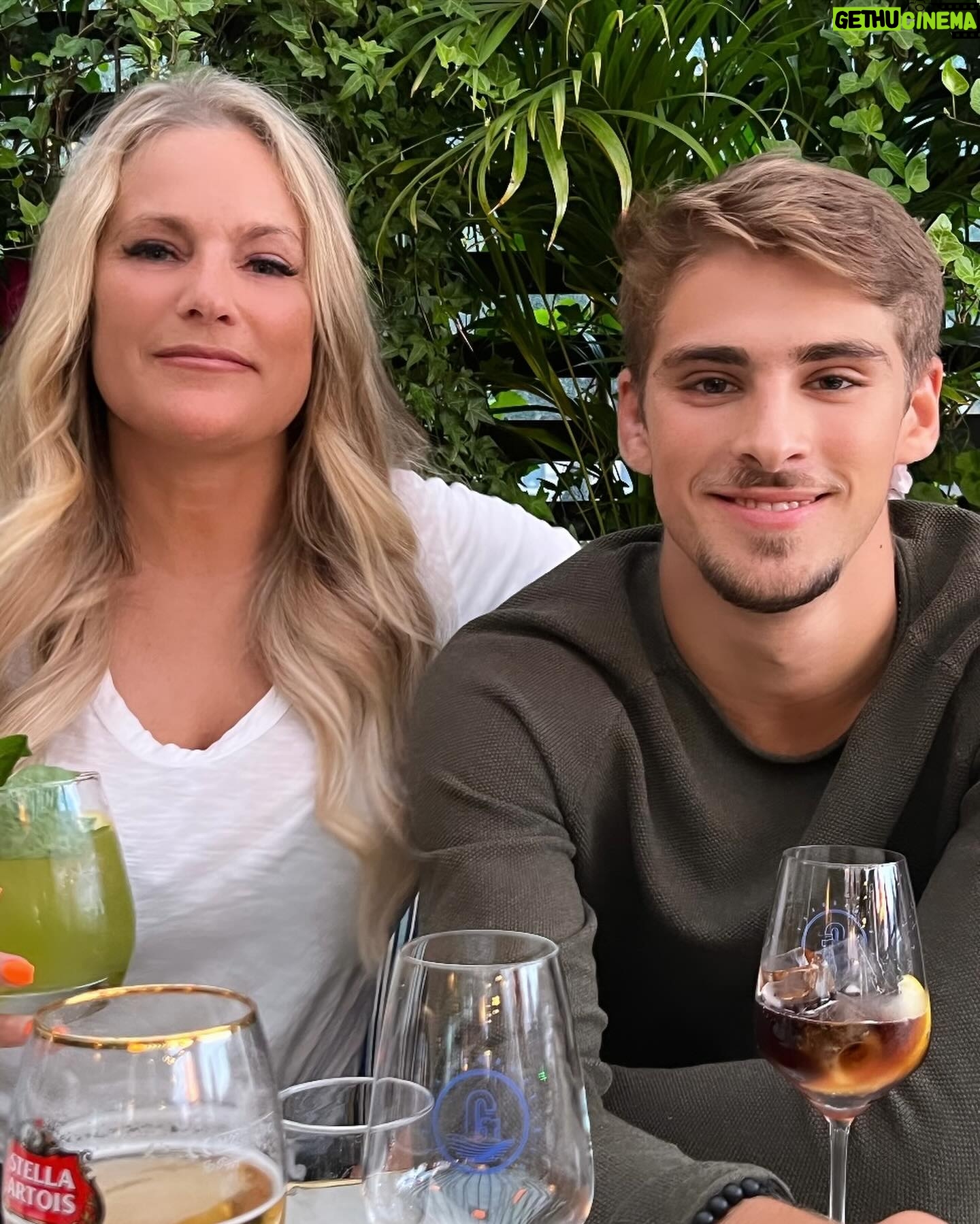Laila Bagge - 31.5K Likes - Liam & Kit ❤️så tacksam för deras relation och det är fantastiskt att se hur fina dom är mot varandra! Jag som kommer från en stor familj där jag är uppvuxen med 5 syskon, där vi är otroligt nära, vet hur viktigt det är och hur mycket det betyder att ha sin syskonfamilj då den alltid finns där med sin ovillkorliga kärlek 🫶❤️