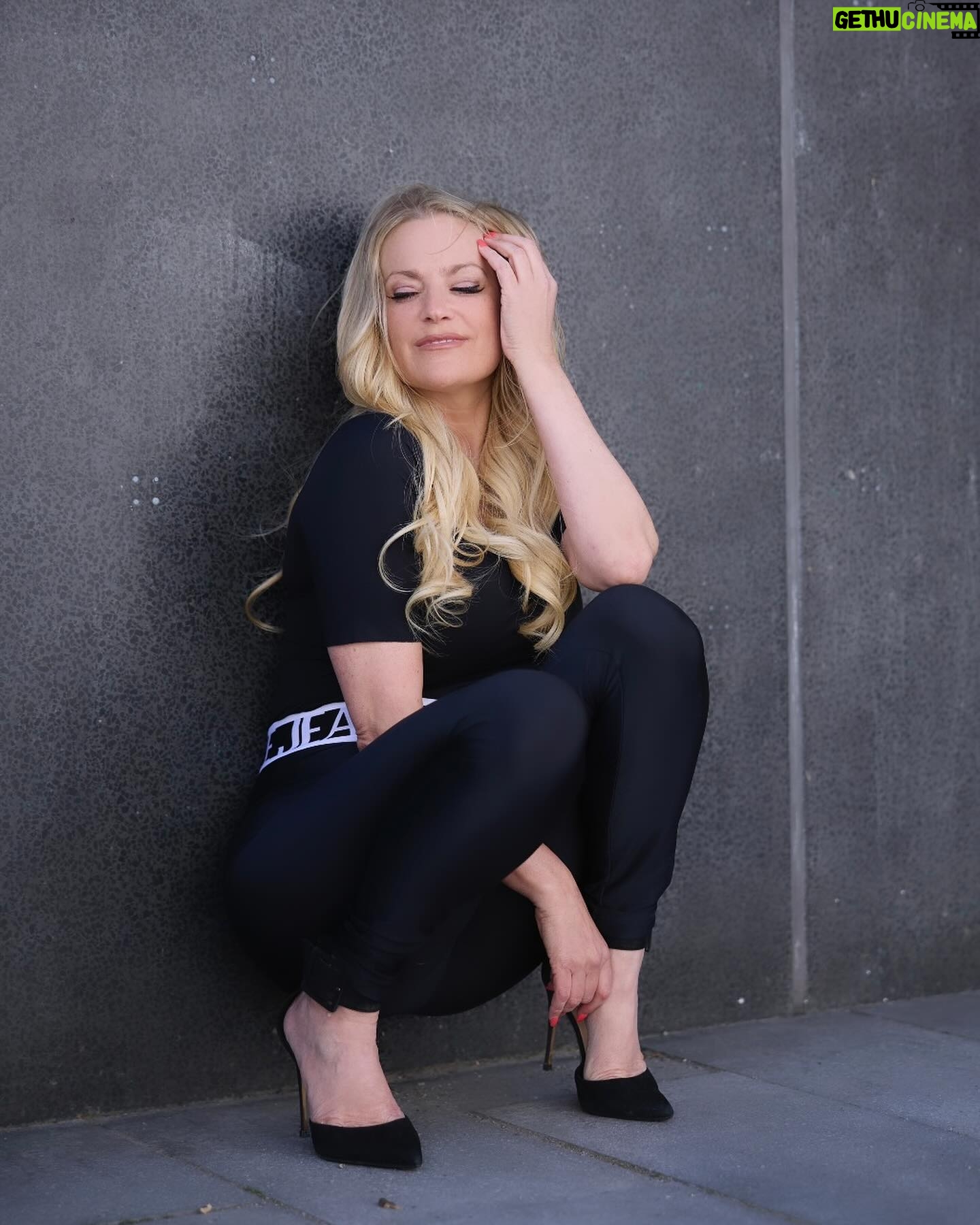 Laila Bagge - 7.2K Likes - Kul dag på stan med @fotografpeterknutson tack för en grym fotografering ❤️