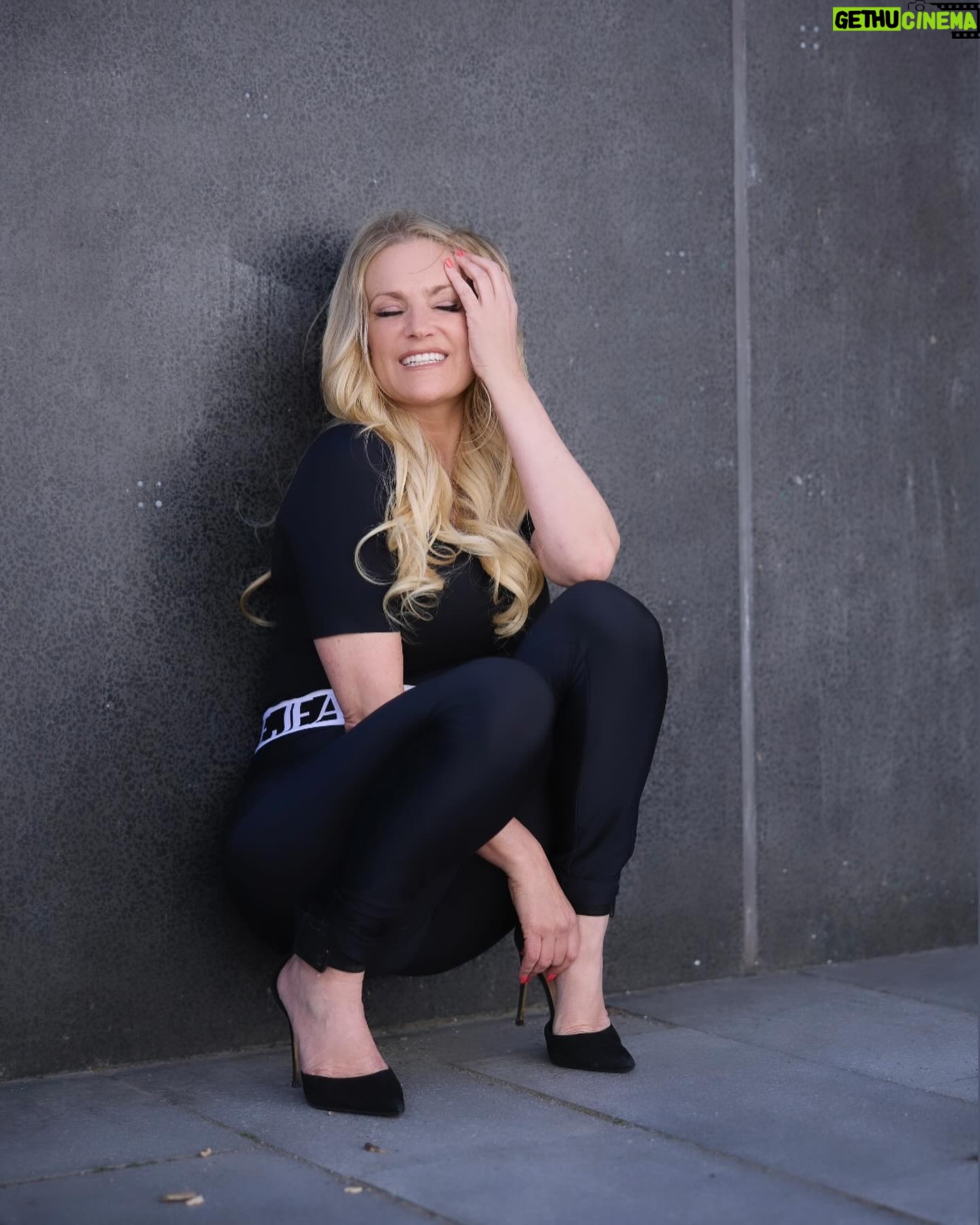 Laila Bagge - 7.2K Likes - Kul dag på stan med @fotografpeterknutson tack för en grym fotografering ❤️