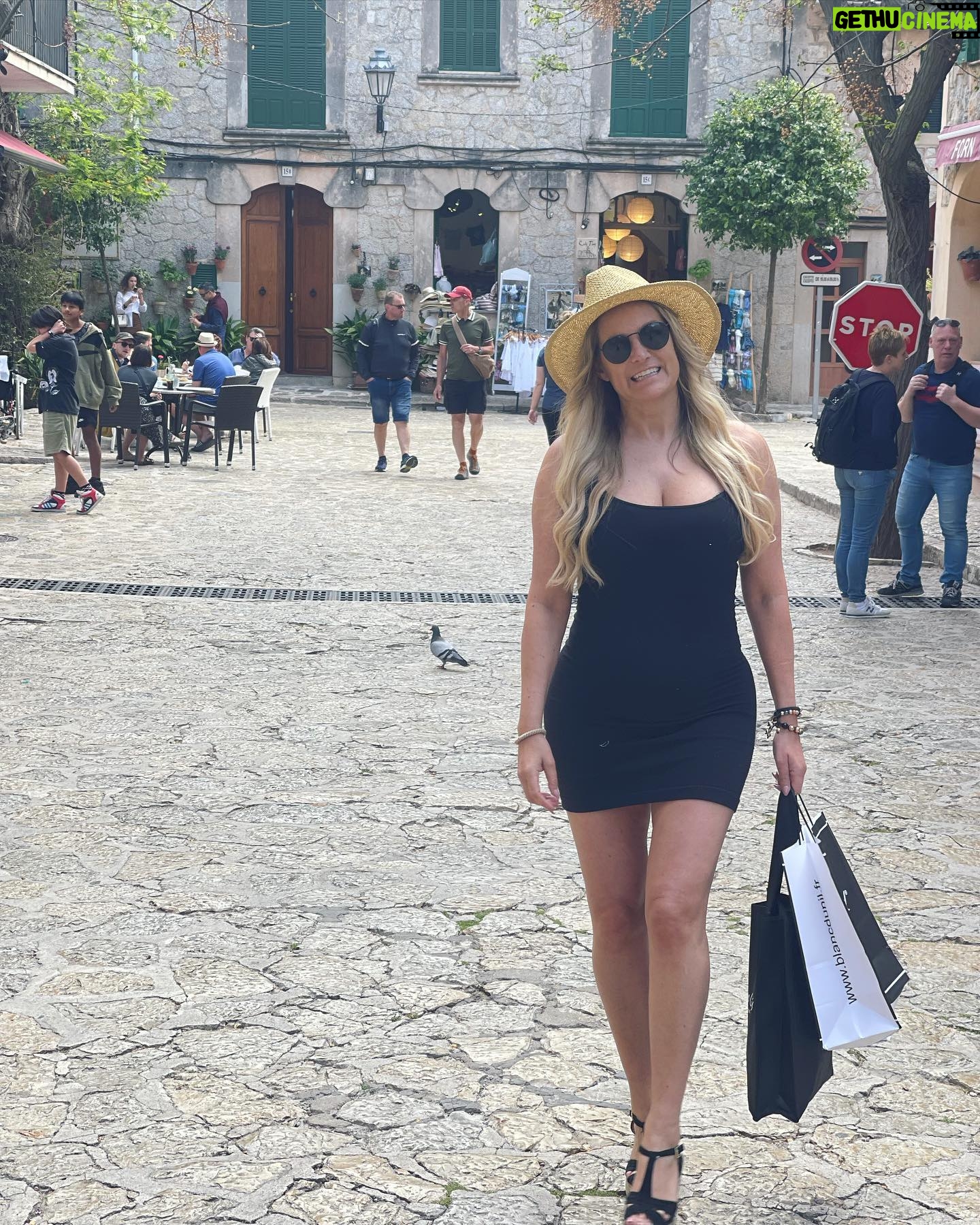 Laila Bagge - 6.2K Likes - Magiska dagar i Deia 🤩