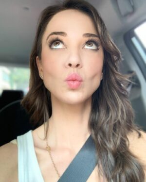 Laisha Wilkins Instagram - Un beso al Universo por este mi día tan bonito😘