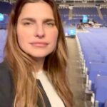 Lake Bell Instagram – The extraordinary quiet before the storm. Incredible night at the O2. @theo2london