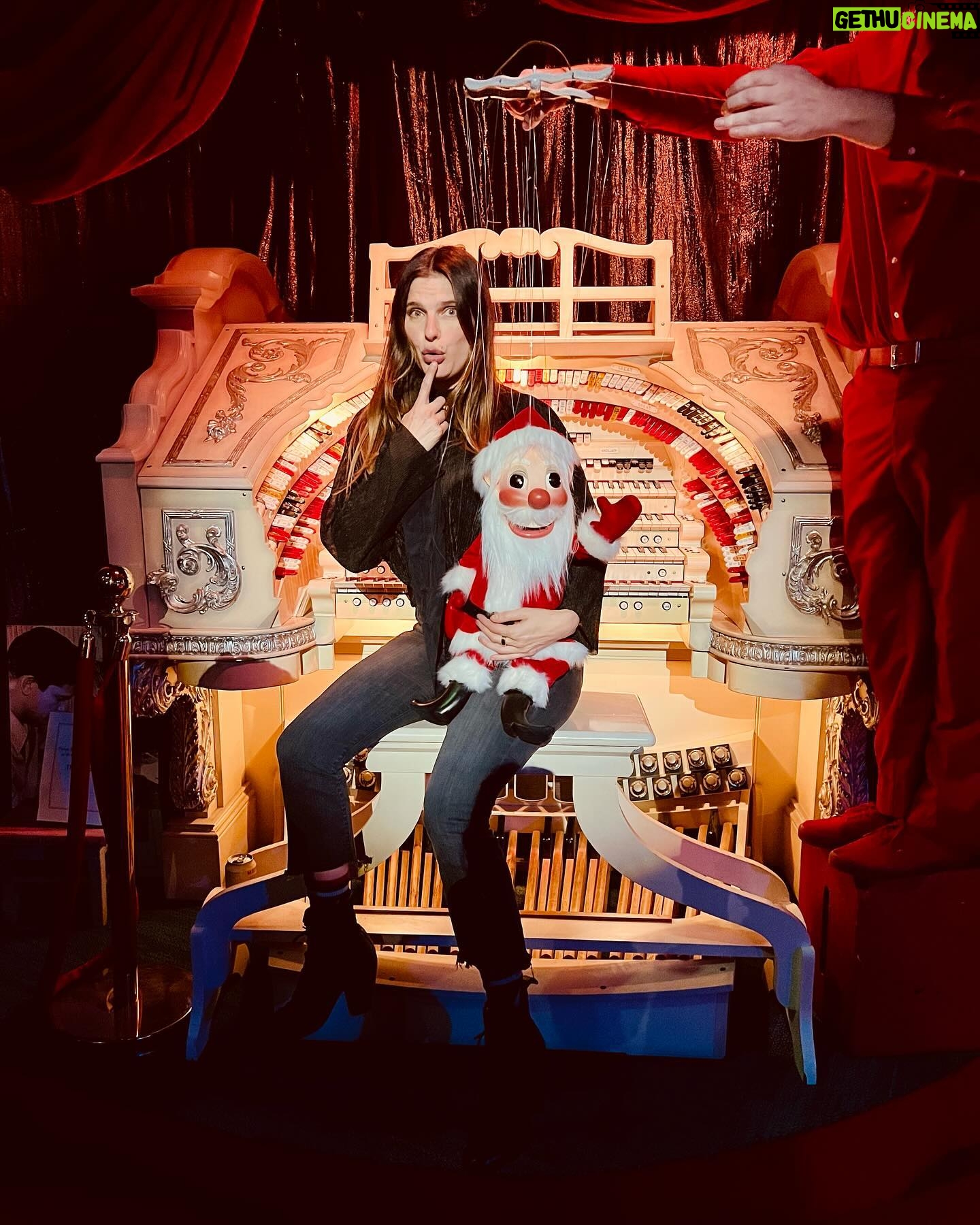 Lake Bell Instagram - Santa’s a bit wooden this year. @bobbakermarionettes keeping magic alive in a time when we need it…