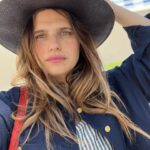 Lake Bell Instagram – Bestie appreciation post❤️red bag & stripe shirt @marlowgoodskate