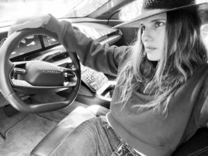Lake Bell Instagram - Some things are crystal clear but other things are lucid. @lucidmotors #nottesla #wordplay #testdrive **NOT AN AD - Just test drive it & it was cool.**