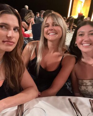 Lake Bell Instagram - Shout out to my dates this evening @rangemp Chelsea McKinnies & @lagopictures teammates: @officialellielynch @lucygrebin
