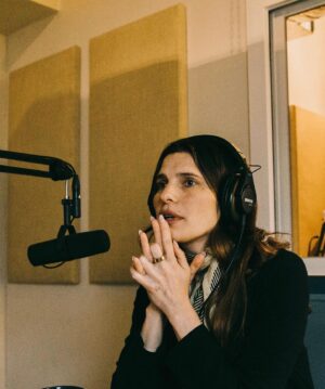 Lake Bell Instagram - Talk easy. Stoop hard. 
@samfragoso @talkeasypod pix by @juliuschiu