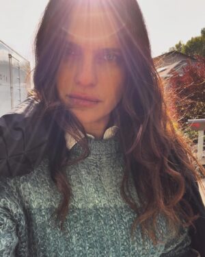 Lake Bell Instagram - Am shooting an indie film …with a third eye as an accessory.
