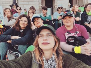 Lake Bell Instagram - Thanks to everyone who put in the hours, love and energy. 🙏🏼 @here4thekidsaction