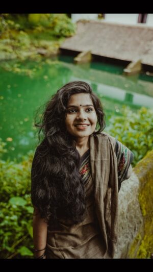 Lakshmi Unnikrishnan Instagram - 🤍🖤
Video and edited @girishchottanikkara 
.
.
.
.
.
#trendingreels #song