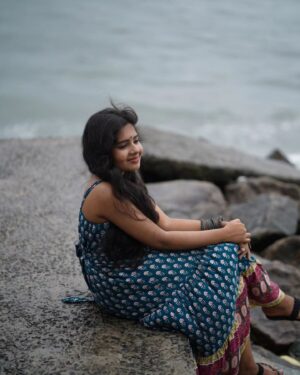 Lakshmi Unnikrishnan Instagram - Smell the sea and feel the sky
📸@girishchottanikkara
Styling @mee_e_raa