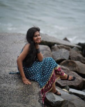 Lakshmi Unnikrishnan Instagram - Smell the sea and feel the sky
📸@girishchottanikkara
Styling @mee_e_raa
