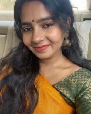Lakshmi Unnikrishnan Instagram - 🧡🧡