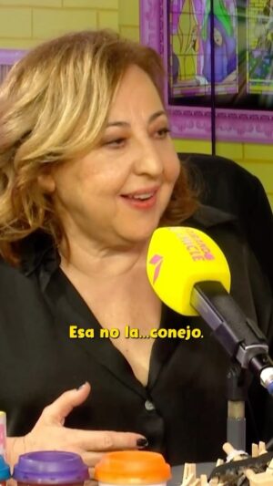 Lala Chus Instagram - A Carmen Machi no le gustan los chistes y a nosotras nos encanta ella 💞 Esta semana, una de las mejores actrices de este país en Estirando el chicle, con @lalachus3 de troncha cuentachistes 😂 Lo tenéis disponible ya en @podimo_es y el domingo estará en Youtube, Spotify y resto de plataformas!