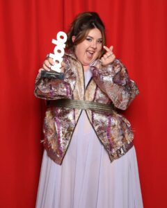 Lala Chus Instagram - La ganadora del Premio Ídolo en la CATEGORÍA HUMOR x @kaikucaffelatte es… @lalachus3 👏 ¡Enhorabuena!