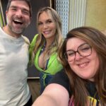 Lala Chus Instagram – La última semana ha sido UNA COSA.
Que si show en Barcelona, que si presentar los Premios Min, que si vuelvo a Barcelona, que si conozco a Yola Berrocal en Cuerpos especiales que si no sé qué de mi cumple. Qué trote. 

Voy a intentar los domingos hacer este pequeño carrusel de recuerdos porque luego se me olvida todo lo que me pasa y suele ser MUY BONITO. 💕💕💕🥹🥹🥹