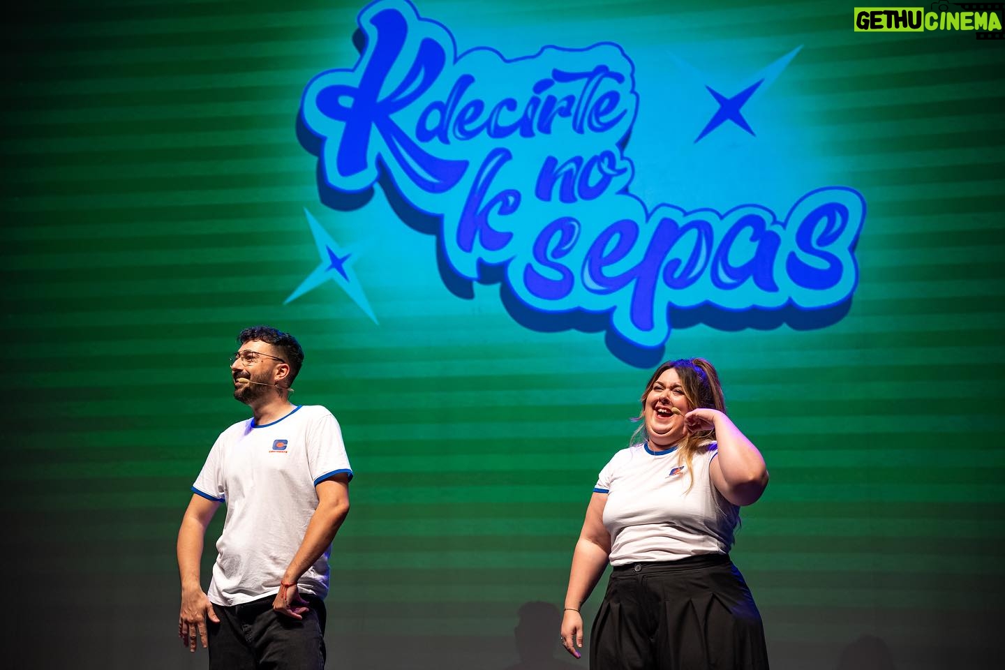 Lala Chus Instagram - ¡Gran Canaria! Las fotos pal #Tuenti ya están aquí 😍. Gracias por acompañarnos a los 00's, ¡os comemos esa cara guapa que tenéis! 💖 📸 @alejandrobarrosafotografo #Reíslas #Kdecirteknosepas #GranCanaria #Lalachus #Bertus