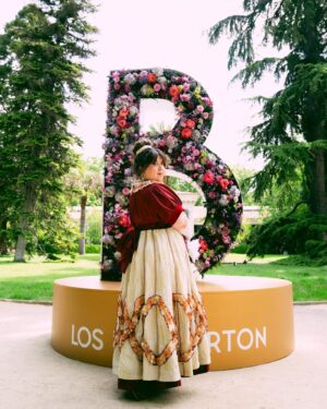 Lala Chus Instagram - No tengo palabras para describir lo que ha sido este día tan chulisimo. 

Mil gracias @netflixes  por contar conmigo para esta cosa linda de evento por la tercera temporada de 'Los Bridgerton', me lo he pasado increíble paseando tremendo outfit por los reales jardines del botánico.

Mil gracias a toda la gente que me sigue que hace posible que pueda vivir estas experiencias tan bonitas, os quiero mucho 💕💕💕💕💕💕