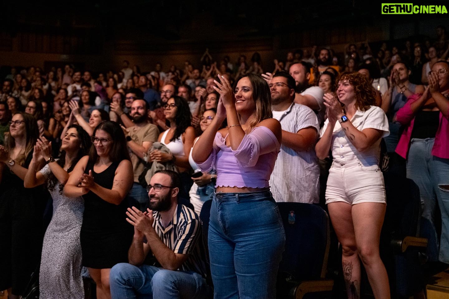 Lala Chus Instagram - ¡Gran Canaria! Las fotos pal #Tuenti ya están aquí 😍. Gracias por acompañarnos a los 00's, ¡os comemos esa cara guapa que tenéis! 💖 📸 @alejandrobarrosafotografo #Reíslas #Kdecirteknosepas #GranCanaria #Lalachus #Bertus