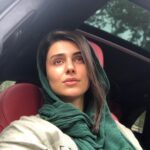 Lale Marzban Instagram – روزها از پی هم میگذرند…
ادم ها تلخ ترین تاریخ ها رو، رقم میزنند …
نسلی پسِ نسل دیگر میسوزد!
بی تفاوت، از کنار هم میگذریم..
بعدها کسی می آید و در پاسخ به چرا ها،
حق به جانب شانه بالا می اندازد که
اشتباه کردیم!!!
من از ان روز میترسم…
پ.ن ل.م ‌