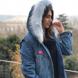 Lale Marzban Instagram - صبح خواهد شد
و به این کاسه آب
آسمان هجرت خواهد کرد

سهراب سپهری