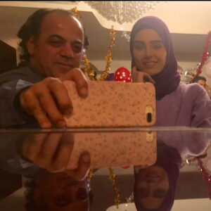 Lale Marzban Instagram - امشب اخرين قسمت سريال انام پخش 
خواهد شد . 
خسته نباشید به همه ی عوامل  مهربون و حرفه ای انام ، بهترين تجربه هارو کنارتون داشتم وهمین طور اقای افشار با اخلاق واقای پیام که فیلم نامه ای نوشتن از عمق وجودشون و همچنین اقای عفیفه ؛ 
گروه حرفه ای فیلم برداری ، صحنه ، صدا ، گریم  لباس و تدارکات مهربون ... دلم واسه ی همتون  تنگ می شه ...