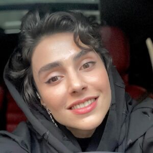 Lale Marzban Instagram - ترافیک با سِلفی قابل تحمل تره