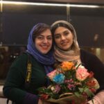 Lale Marzban Instagram - و این طوری شد که تولدمو کنار بهترین ها تقسیم کردم مرسی از تک تک تون بابت سورپرایز جذابتون از خدا میخوام همیشه لحظه هاتون پر از لبخند باشه مرسی که انقدر مهربونید .... بمونید واسم همین طوری ناب پ:ن ببخشید اگه کسی از قلم افتاده . کارگردان گلمون که هست ولی جایه گروه بی نظیرش داخل عکس ها خالی.... توضیحات کار رو تو پست بعدی میزارم . عکس ها زیاده میدونم ولی نتونستم از هیچ کدومشون بگذرم ... عکاس گلمون هم @zmosaffa #فیلم#تولد#لاله_مرزبان