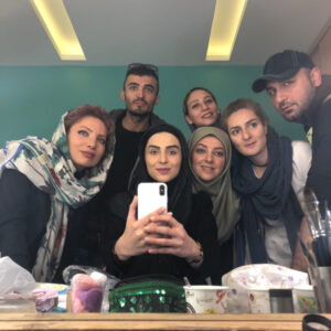 Lale Marzban Instagram - امشب اخرين قسمت سريال انام پخش 
خواهد شد . 
خسته نباشید به همه ی عوامل  مهربون و حرفه ای انام ، بهترين تجربه هارو کنارتون داشتم وهمین طور اقای افشار با اخلاق واقای پیام که فیلم نامه ای نوشتن از عمق وجودشون و همچنین اقای عفیفه ؛ 
گروه حرفه ای فیلم برداری ، صحنه ، صدا ، گریم  لباس و تدارکات مهربون ... دلم واسه ی همتون  تنگ می شه ...