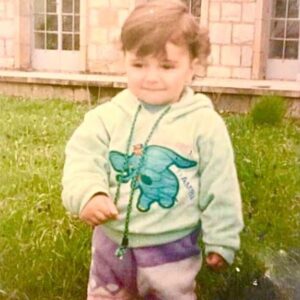 Lale Marzban Instagram - تولدت مبارک لاله🎊 
پ.ن
اصلا انقدر مظلوم نبودم 
مثلا ژست گرفتم