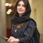 Lale Marzban Instagram - اکران فیلم (مهمان خانه ی ماه نو ) در پردیس چارسو. @nazy_kh عکس از. #جشنواره_جهانی_فیلم_فجر
