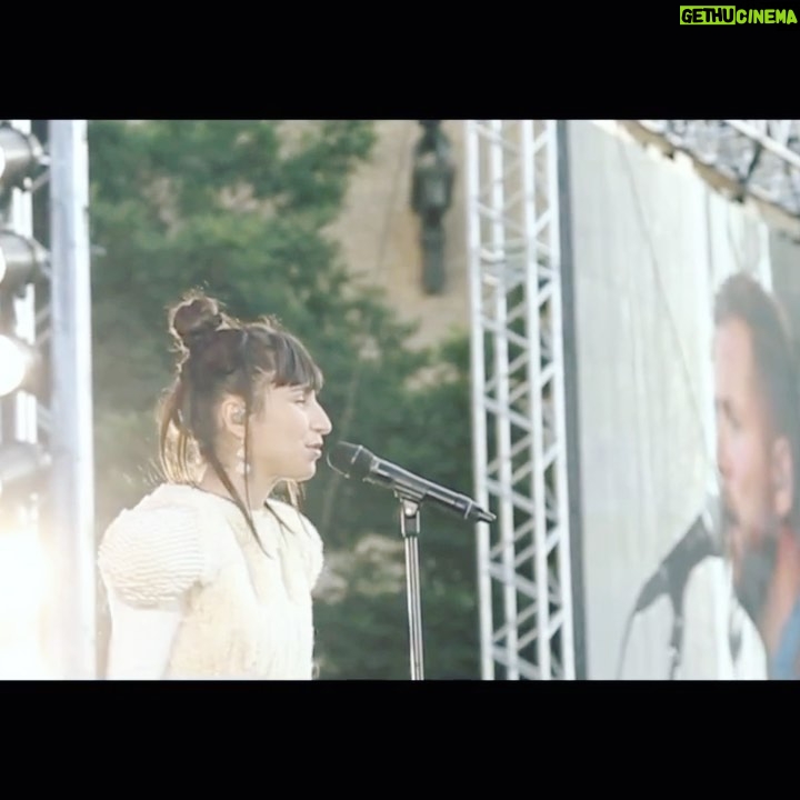 Laleh Pourkarim - 5.4K Likes - When the world is talking crazy
We need to listen to our intuition ā¤ļø
Speaking of truth - the orchestrated version is available to stream š·