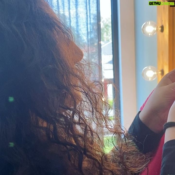 Laleh Pourkarim - 4.8K Likes - En gƄng pysseltjej, alltid pysseltjej!
Fixar lite smĆ„tt och gott infƶr sommarturnĆ©n med min barndomsvƤn och stjƤrna āļø Sevim šā¤ļøš visst e hon sƶt!?!?