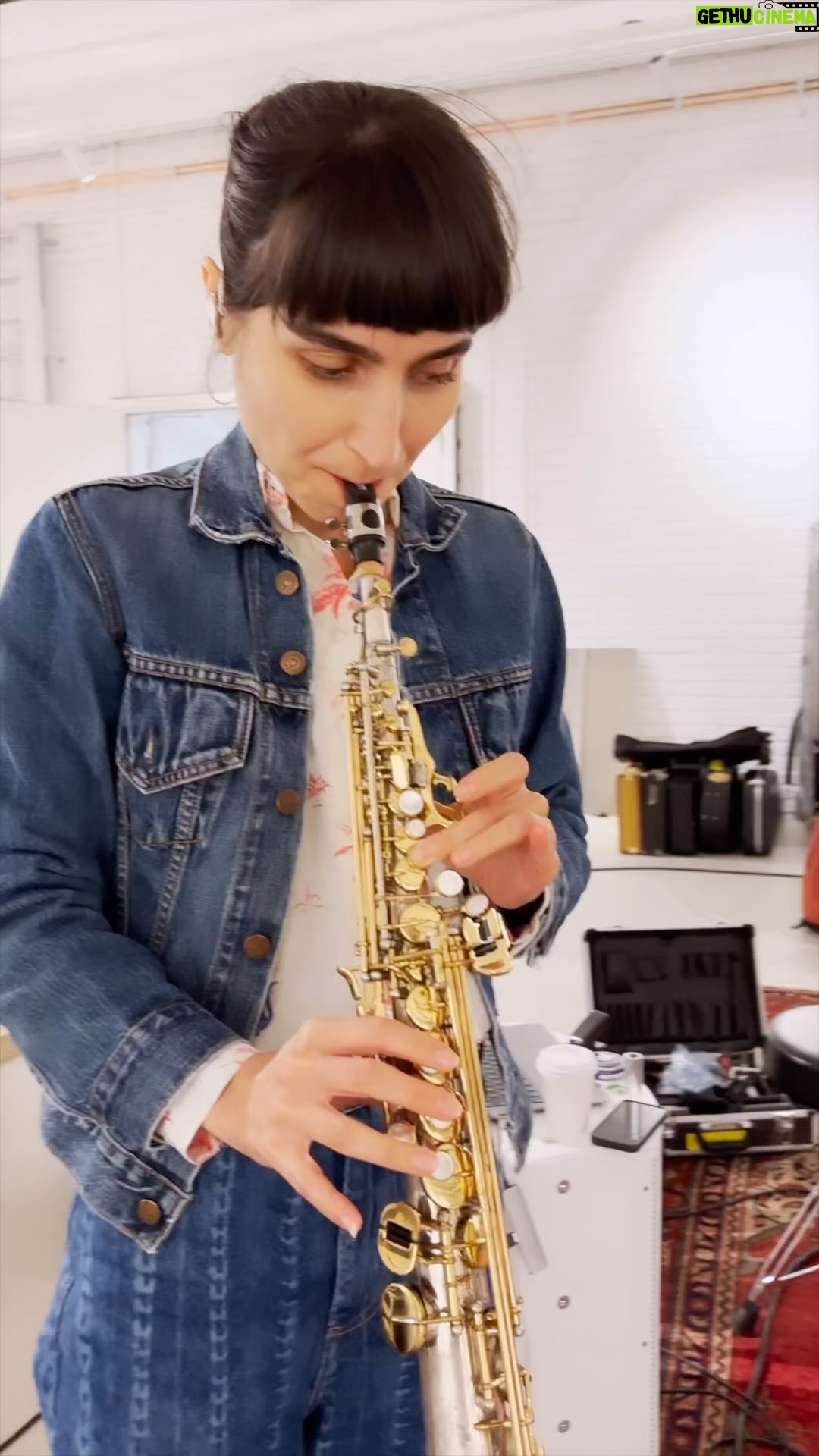 Laleh Pourkarim - 6.4K Likes - ĆndĆ„ kul att fĆ„ prova allas instrument. Tur att det inte bara Ƥr jag pĆ„ scenen (vi ska va 14 st i sommar)