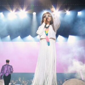 Laleh Pourkarim Instagram - Det är fredag och snart sista advent. Tiden går snabbt, lika bra att ba ba bara va sig själv! 

Biljetter och turné info hittas på laleh.se.

28 juli - Helsingborg
29 juli - Borgholm.
4 aug - Umeå
5 aug - Luleå
12 aug - Dalhalla
18 aug - Tele2
25 aug - Göteborg

På tele2 o ullevi är det sittplatser hela vägen fram o Ingen åldersgräns.
