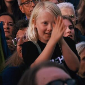 Laleh Pourkarim Instagram - Tack till alla som var med o sjöng eller klappade med! 
Längtar jättemycket till nästa sommar. 

Biljetter hittas på laleh.se.
På tele2 o ullevi är det sittplatser hela vägen fram o Ingen åldersgräns!