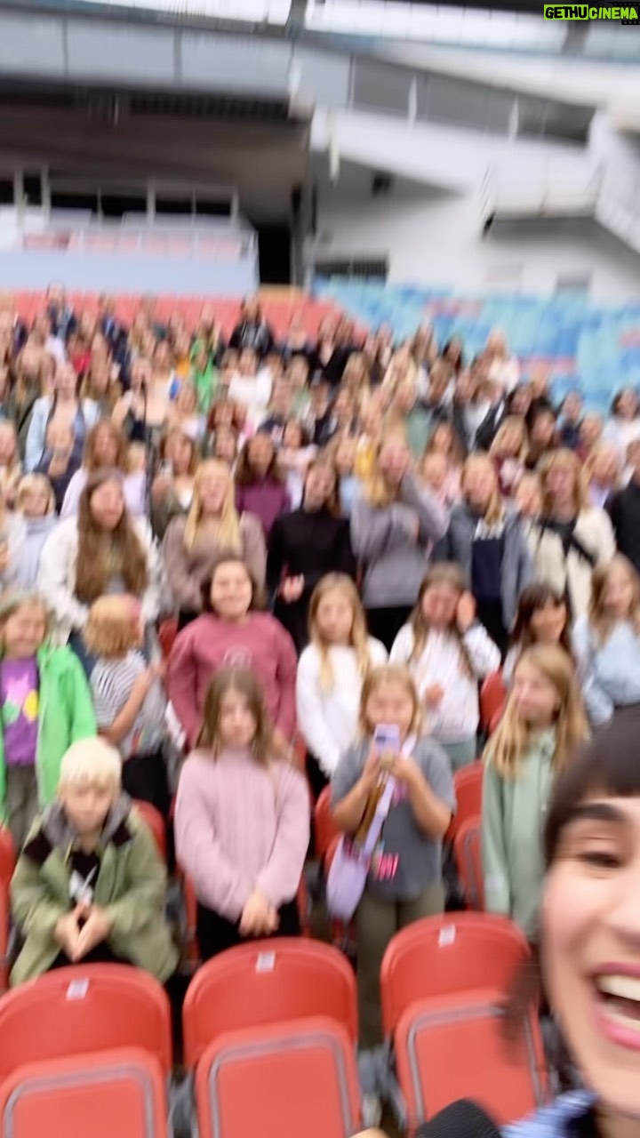 Laleh Pourkarim - 5.3K Likes - Aaaaaaaaaaa!!!! Imorgon gƤller det ā¤ļøā¤ļøā¤ļøā¤ļøā¤ļøā¤ļø Ullevi vi bjuder pĆ„ vƤrldens sƶtaste kƶr!