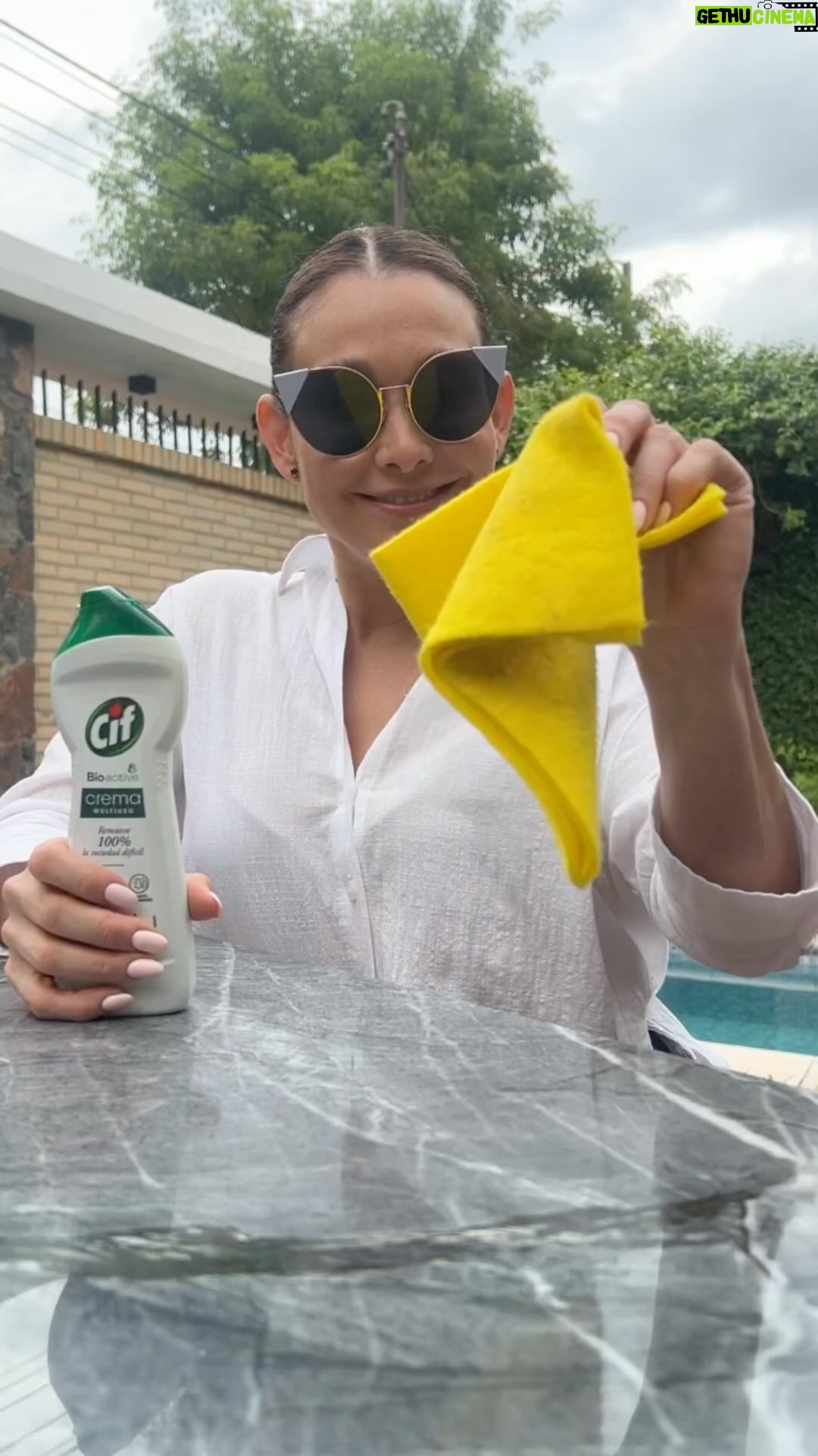 Lali González Instagram - ⚡️ Llego @cifparaguay a mi vida ⚡️ Y lo hace todo más fácil, limpia fácilmente las superficies más rebeldes. Mis baños, cocina y champiñones blancos poooor fiiiiiiinnnn están relucientes ✨ 😍 Me enamoré del Cif crema Bioactive ♻️
