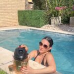Lali González Instagram – Hoy es el día 🫶🏼😎🇵🇾♥️
Feliz día de la Mujer Paraguaya! 🇵🇾 
Feliz día del Terere 🙌🏻✨
Salud ✨
–
–
Te recomiendo Yerba Menta Resfresh 🧊 y Menta Boldo 🍃