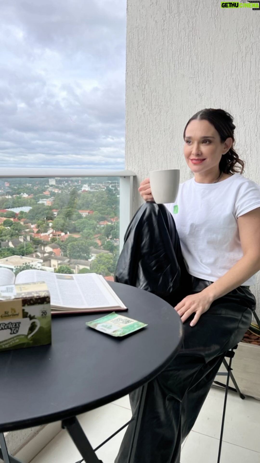 Lali González Instagram - ¿Sabías que hoy es el día del té? Si, asi mismo ☕️ Desde hace un tiempo que decido acompañar mis momentos en silencio y de reflexión con una infusión calentita. Aprovecho y te quiero contar que con @teguaranioficial hoy hay más de 2.000 saquitos en diferentes espacios como supermercados y shoppings para que puedas llevar gratis el tuyo. Hace como yo y termina tu día acompañado de un delicioso @teguaranioficial. 🤍