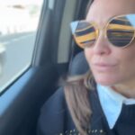 Lali González Instagram - Un viaje lo cura todo. ❤️🫶🏼 Así estaba escrito un sticker por la maleta de una viajante. Con lágrimas en los ojos se despedía ella y su hija de su tierra, de sus familiares y me retumba hasta ahora el significado de “un viaje lo cura todo” La vida es como el cine 🎬🎥 Aplica a todos los seres humanos que todavía creemos en el camino de la resiliencia cada cual sabe donde le aprieta el zapato.👠 La vida es un viaje, estamos de paso … que valga la pena❤️