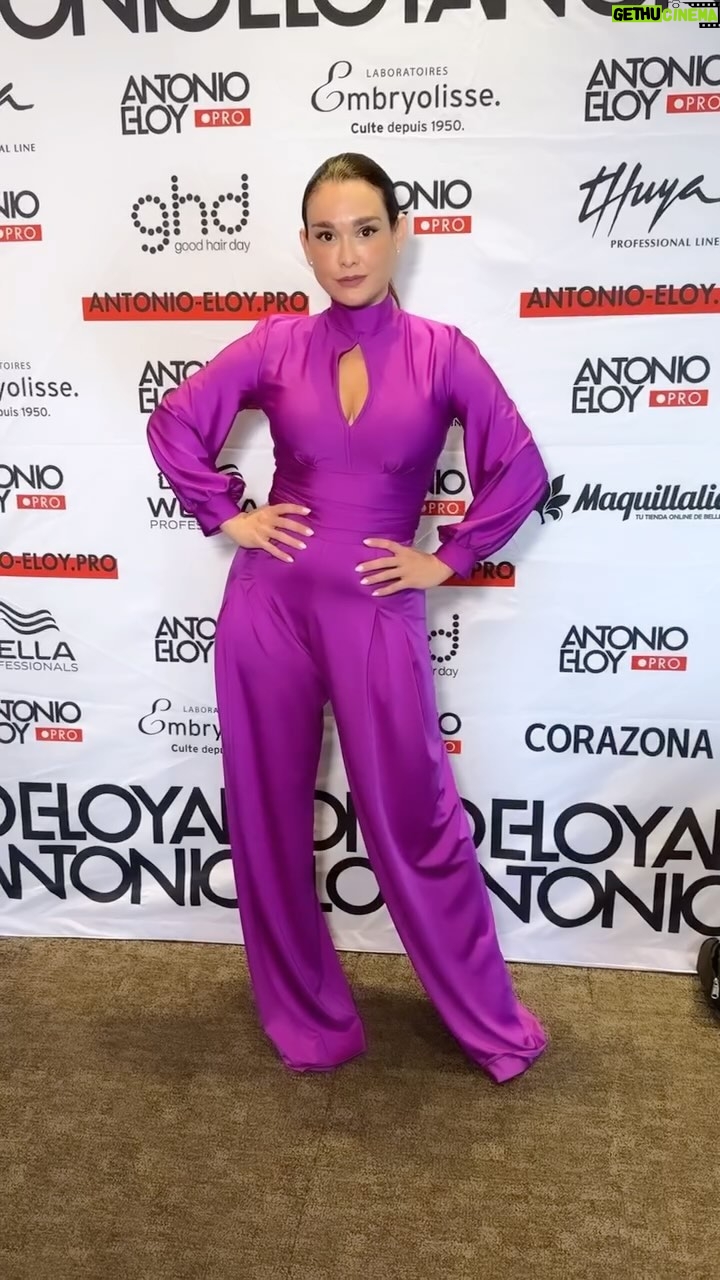 Lali Gonzรกlez Instagram - HOY ESTRENAMOS!๐๐๐ป๐ช๐ธ๐ฆ๐ท๐ต๐พ La vida es un Festival de Cine๐๐ผ < Descansar en paz> Les comparto un poco de mi back para el photo-call de la peli ๐ฌ Look: @sabela.py Estilismo @antonioeloypro Con mi bestie @mariadominga Que me ayuda siempre con el outfit โจ