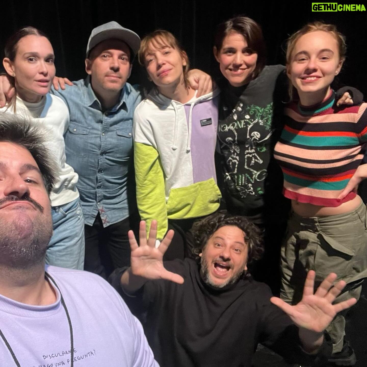 Lali González Instagram - 🎭 Impro Música 🥁🪐💫 en @nunteatrobar en 🇦🇷 Que hermoso encuentro! Gracias @gabygavila el mejor host que también me llevo al dúo de impro en la soderia ! Gracias por este viaje sideral sin retorno que solo la impro te regala en el escenario ! Placer compartir escena con grandes actores y amigos les quiero mucho @maitelanatamai @paula_carruega @ezetronconi @lamaurette @deleoncami @chendo.gerardo @lapadul