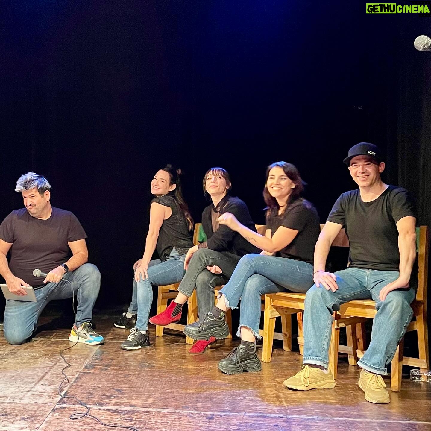 Lali González Instagram - 🎭 Impro Música 🥁🪐💫 en @nunteatrobar en 🇦🇷 Que hermoso encuentro! Gracias @gabygavila el mejor host que también me llevo al dúo de impro en la soderia ! Gracias por este viaje sideral sin retorno que solo la impro te regala en el escenario ! Placer compartir escena con grandes actores y amigos les quiero mucho @maitelanatamai @paula_carruega @ezetronconi @lamaurette @deleoncami @chendo.gerardo @lapadul