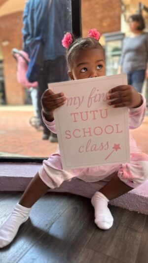Lanisha Cole Instagram - Onyx’s first tutu school class 💕 my baby is getting so big! 🥹🤗
.
.
#onyxice