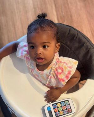 Lanisha Cole Instagram - Happy Mother’s Day!! 💐 And a special birthday wish for Aja @smilingonthem ❤️ the most loving and beautiful Godmother I could’ve ever asked for. We love you!!
.
.
#mothersday 
#onyxice