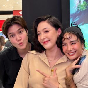 Lanlalin Tejasa Weckx Instagram - เพื่อนหญิงพลังหญิง เอ้ะ!!!