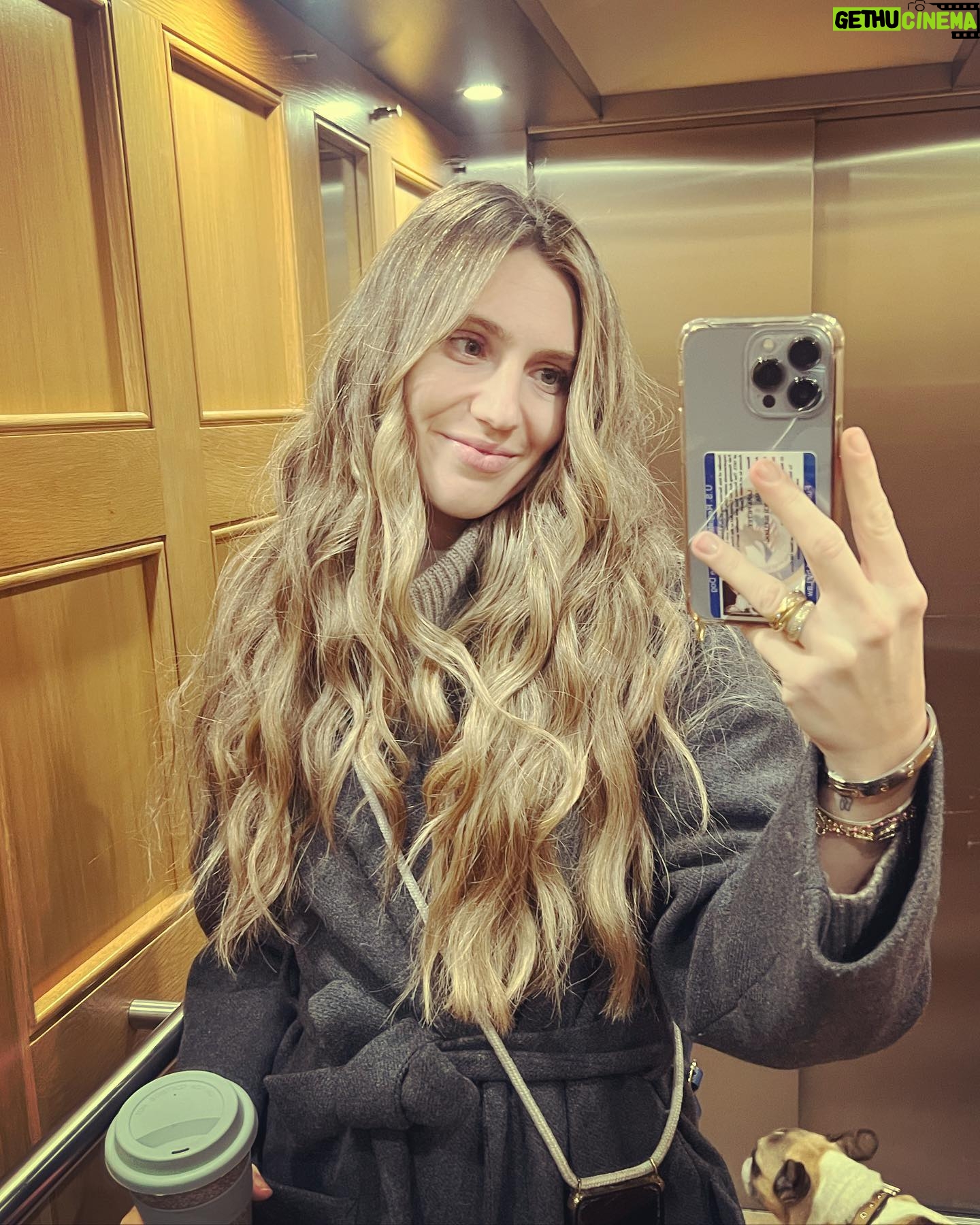 Lara Pictet - 5.3K Likes - Veni… Vidi… Blonde 👩🏼 T.B.D